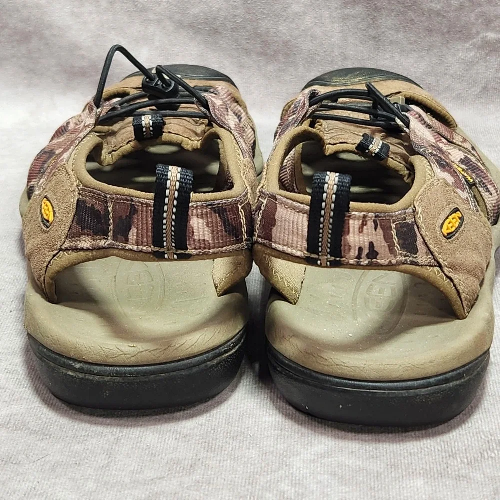 Keen Clearwater CNX Mens 11 Brown Camo Waterproof Hiking Sport Sandals 1010112